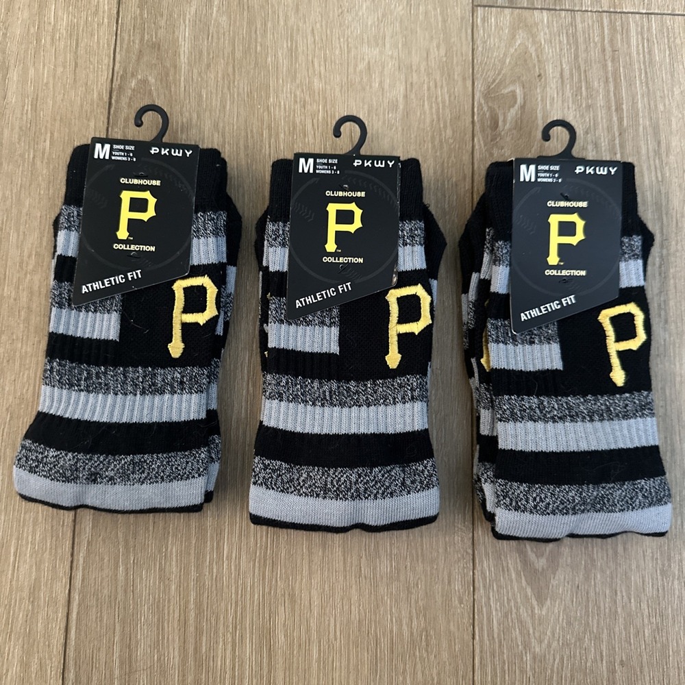 Pittsburgh Pirates Buccos MLB Crew Socks 3 Pr Athletic Fit Med Y1-6,W3-8 NEW